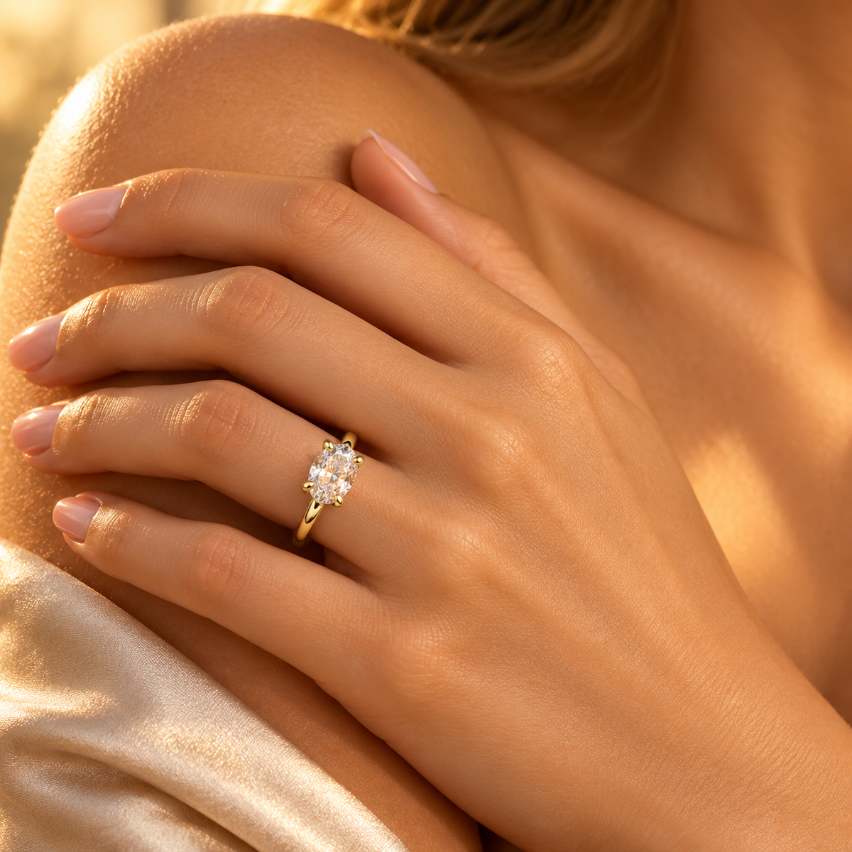 Aurora Oval Solitaire