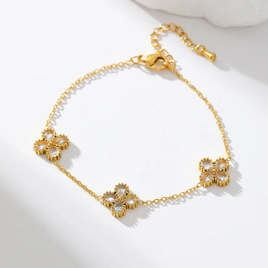 Spotlight Sparkling Flowers Bracelet