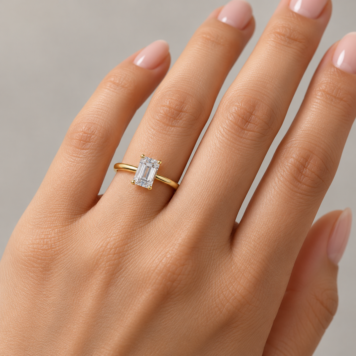 Clara Emerald Solitaire