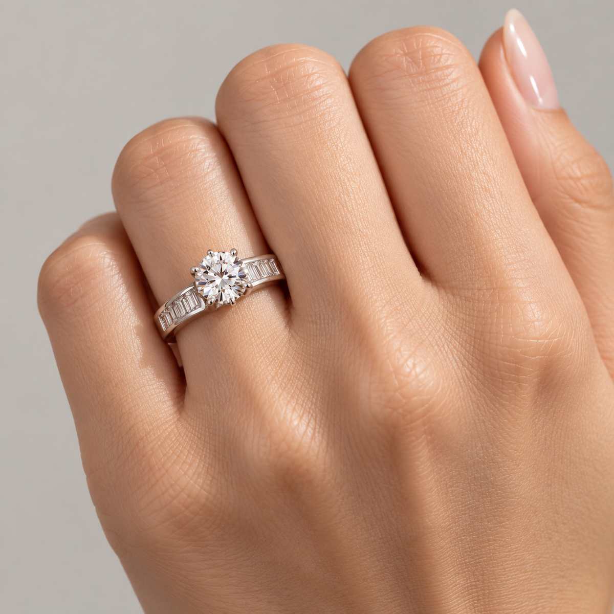 Diva Round Ring