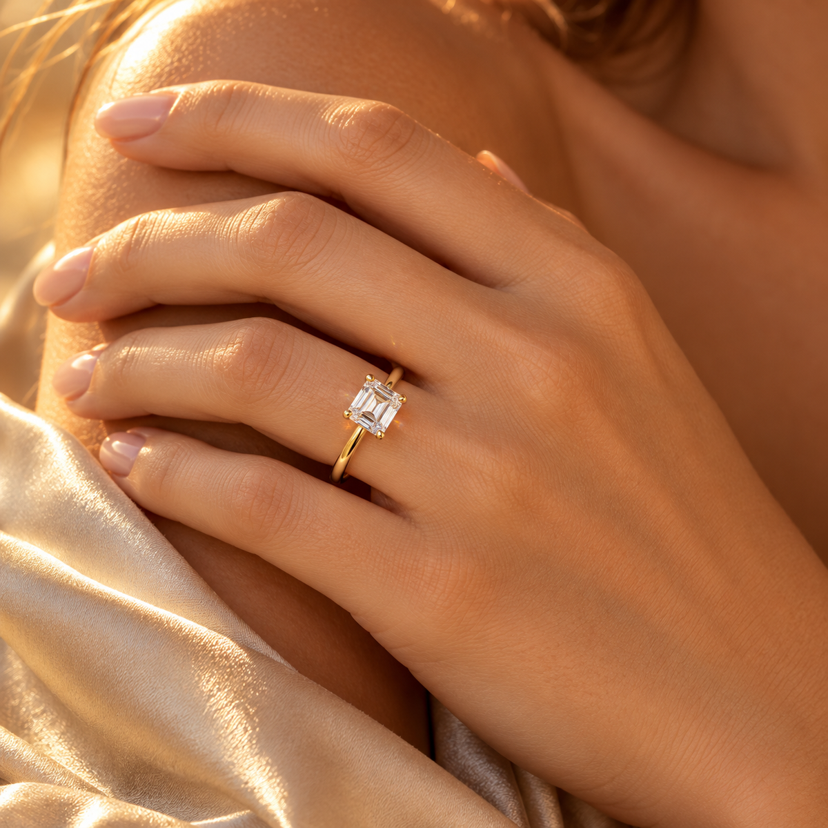 Clara Emerald Solitaire