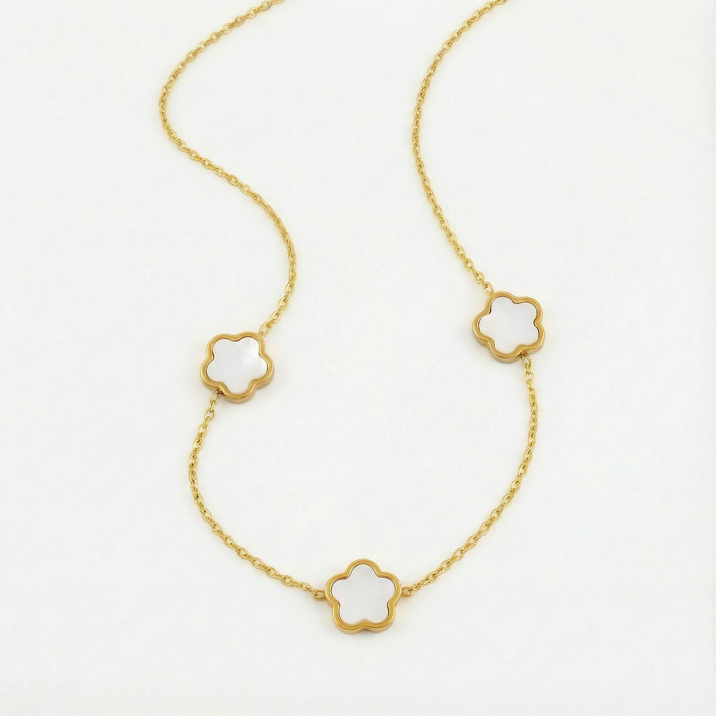 Spotlight White Blossom Necklace